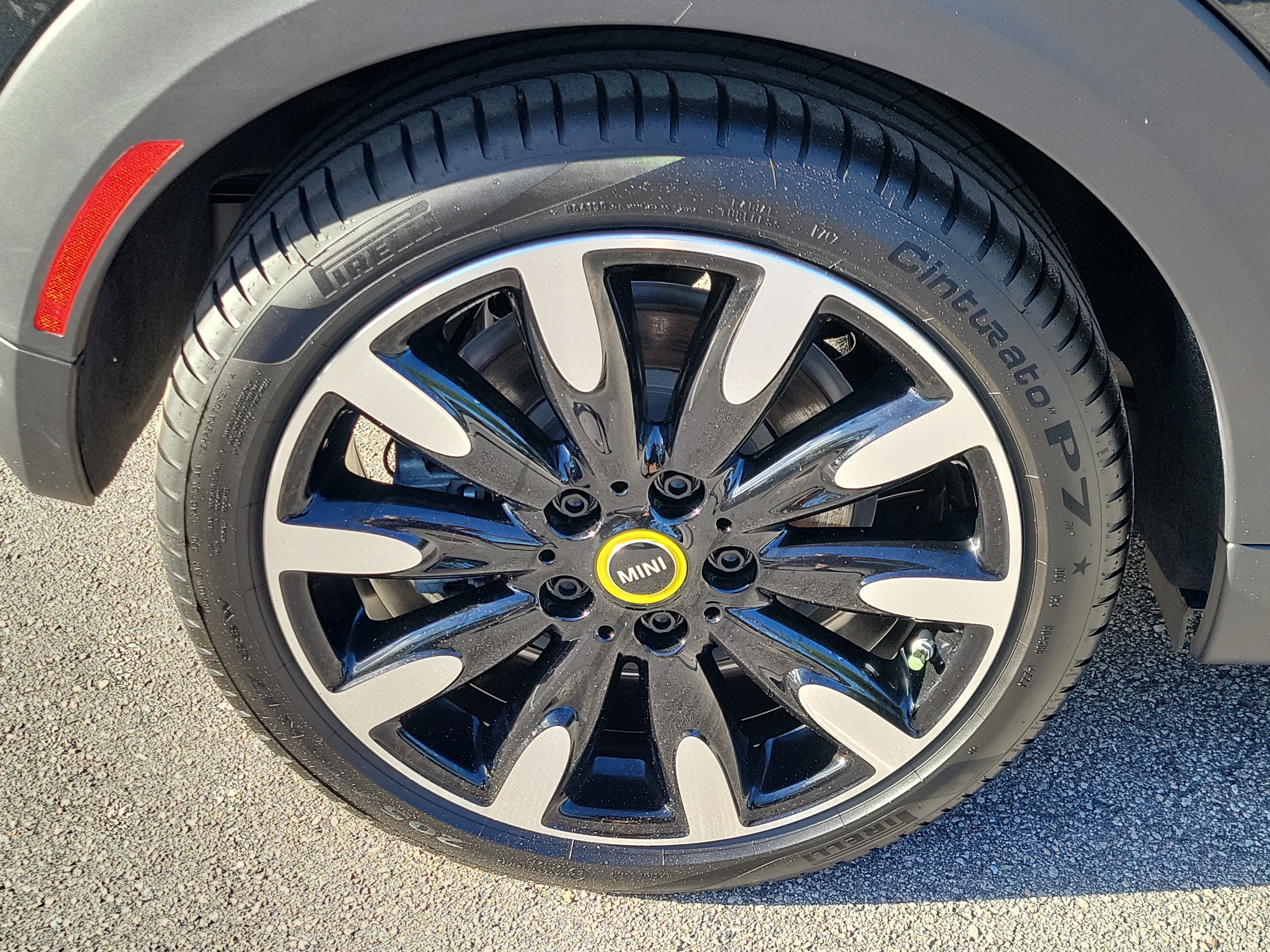 Used 2024 MINI Cooper SE FWD image 5
