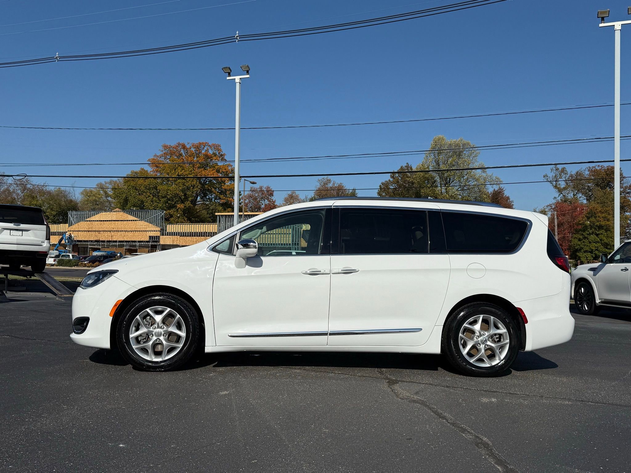 Used 2020 Chrysler Pacifica Limited video 2