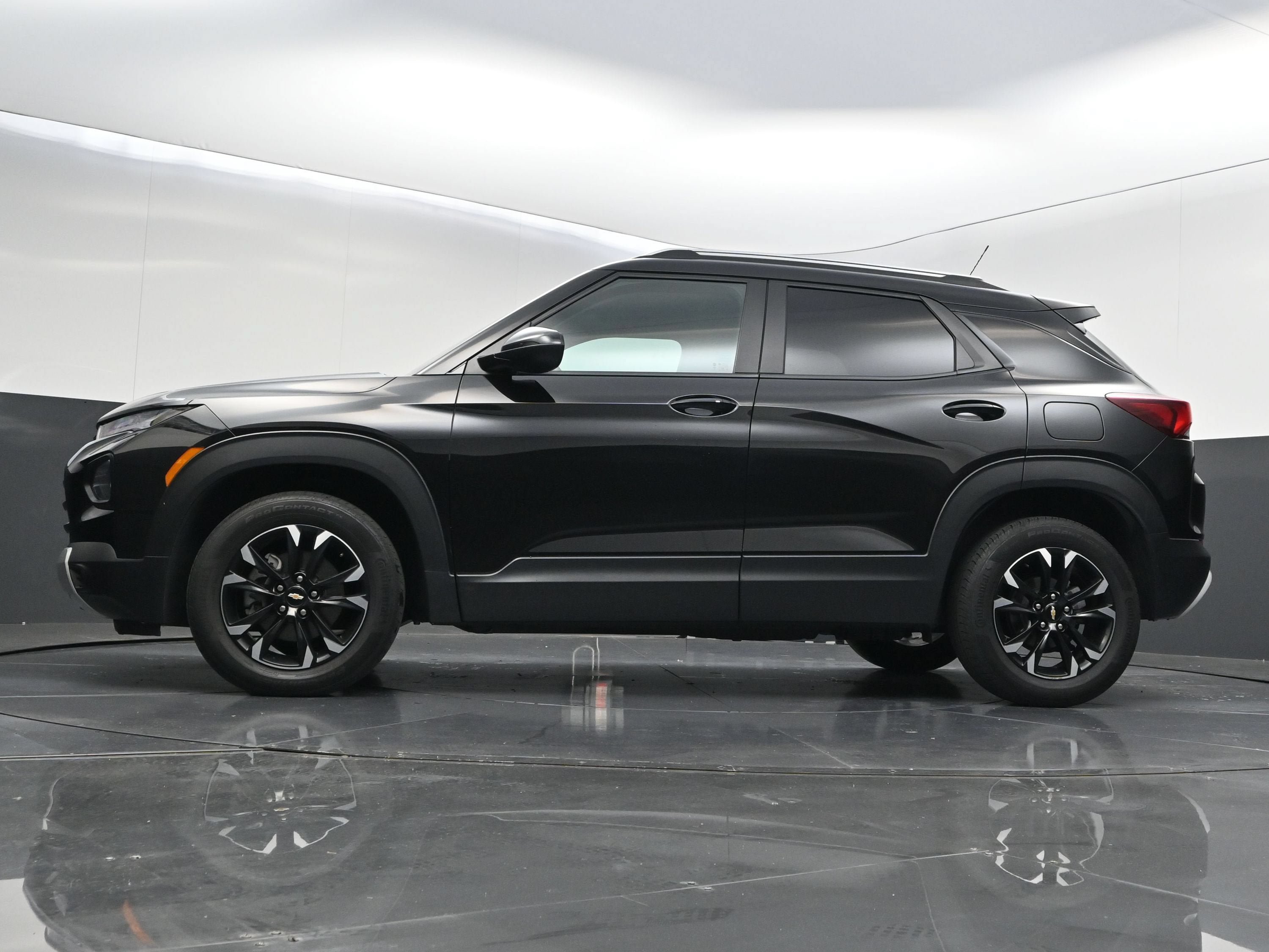 Used 2023 Chevrolet TrailBlazer LT w/ Convenience Package AWD/4WD image 38
