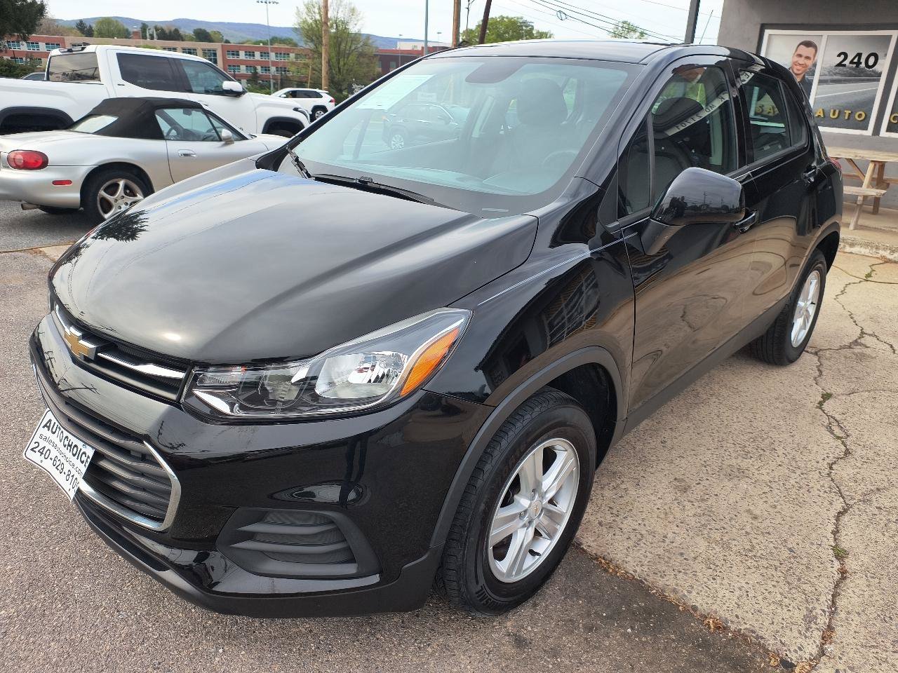 Used 2020 Chevrolet Trax LS AWD/4WD image 1