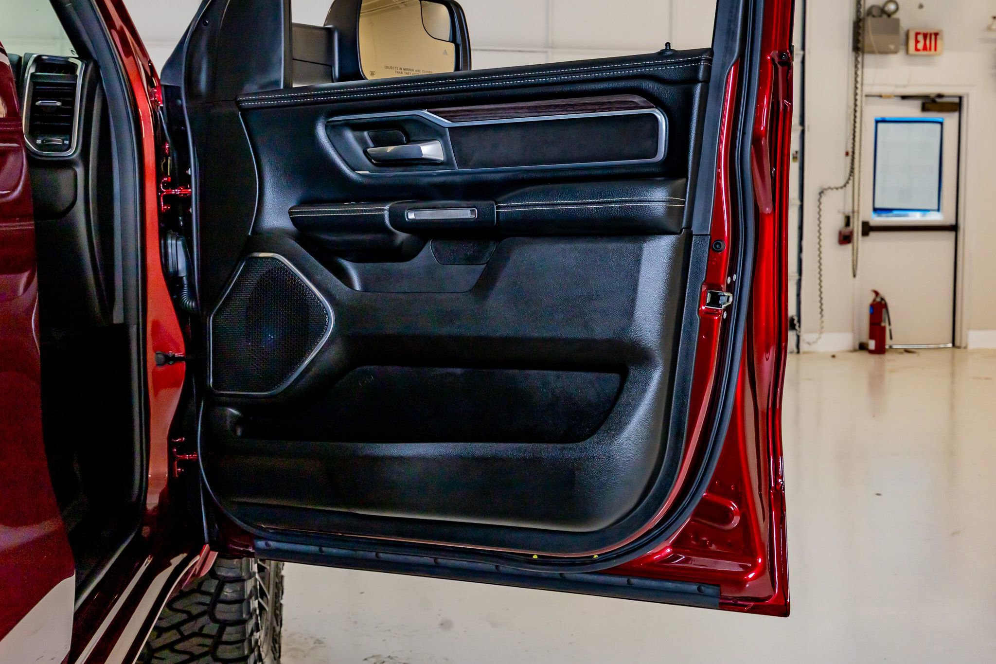 Used 2025 RAM 1500 Laramie w/ Laramie Southwest Edition AWD/4WD image 37
