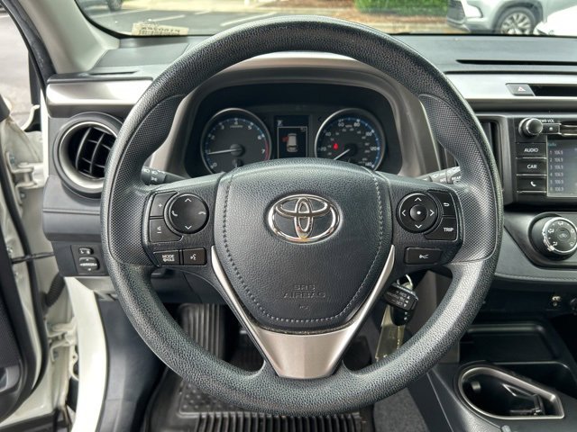 Used 2018 Toyota RAV4 LE image 18
