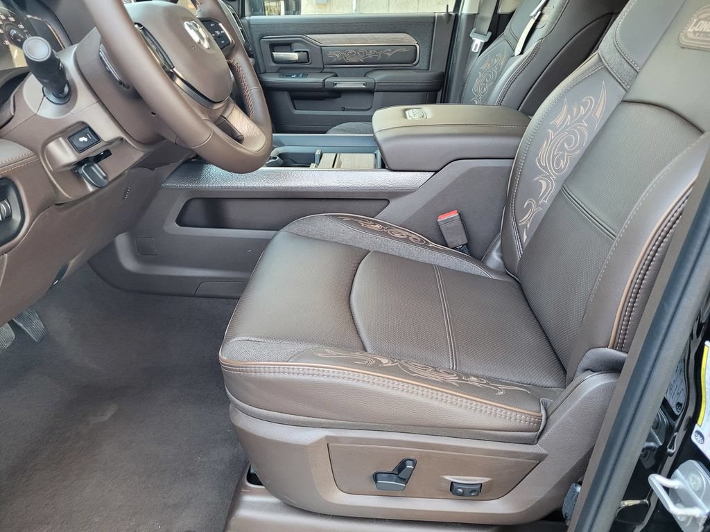 New 2026 RAM 2500 Limited AWD/4WD image 7