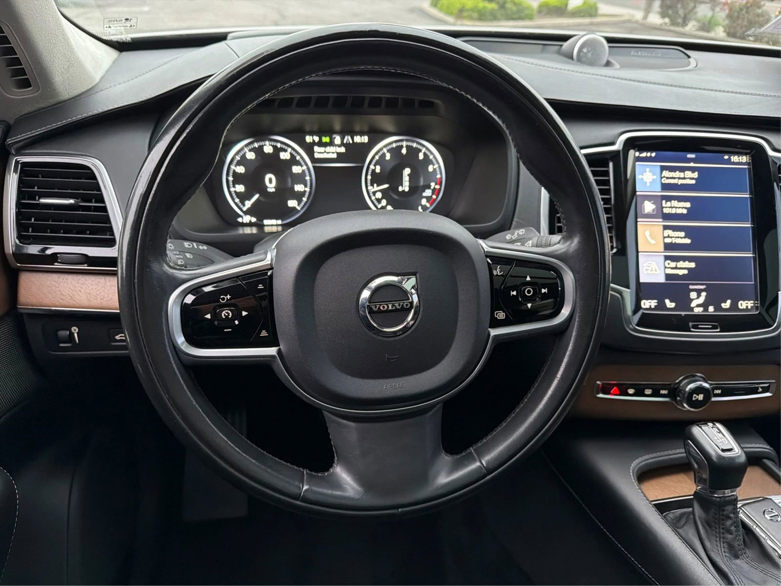 Used 2017 Volvo XC90 T6 Inscription w/ Luxury Package image 17