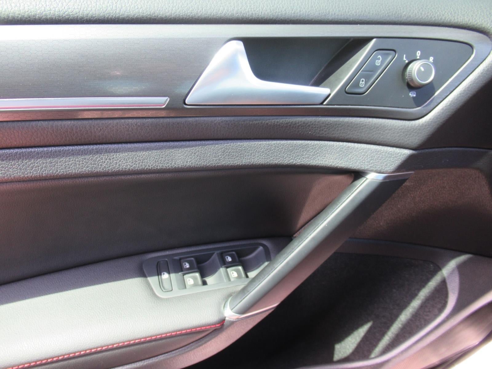 Used 2018 Volkswagen GTI Autobahn FWD image 22
