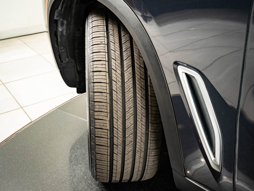 Used 2019 BMW X5 xDrive40i w/ Convenience Package image 48