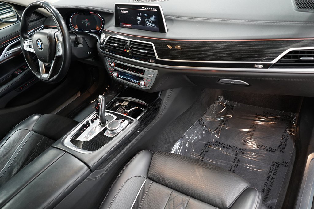 Used 2022 BMW 750Li xDrive AWD/4WD image 24