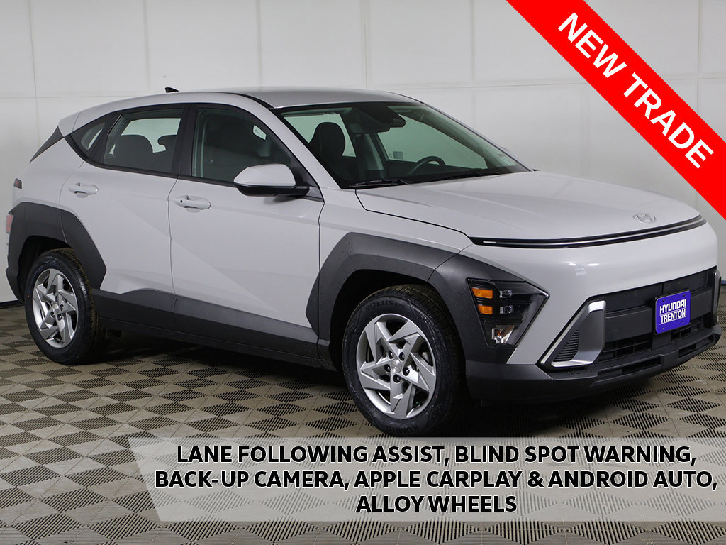 Certified 2025 Hyundai Kona SE FWD image 1