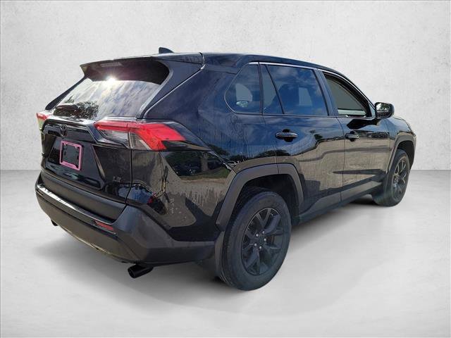 Used 2022 Toyota RAV4 LE FWD image 5