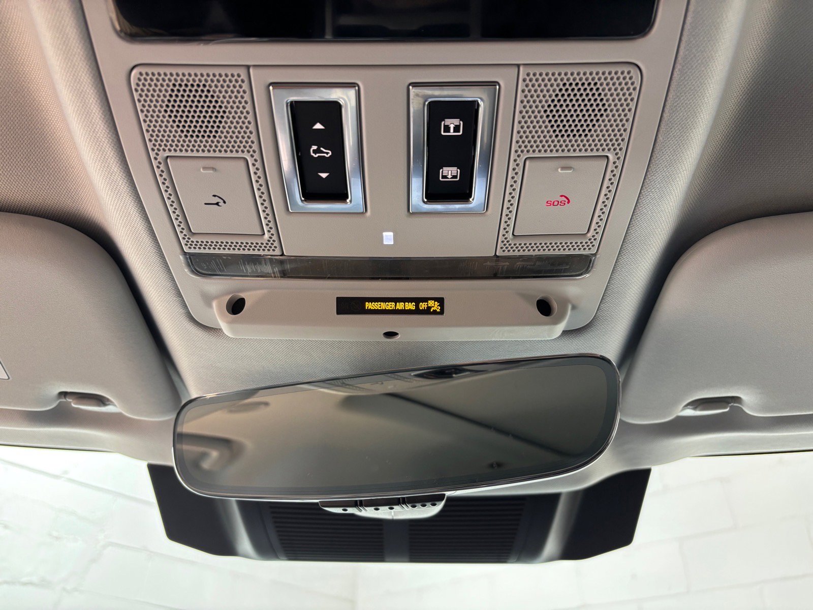 Used 2025 Land Rover Defender 110 S AWD/4WD image 12