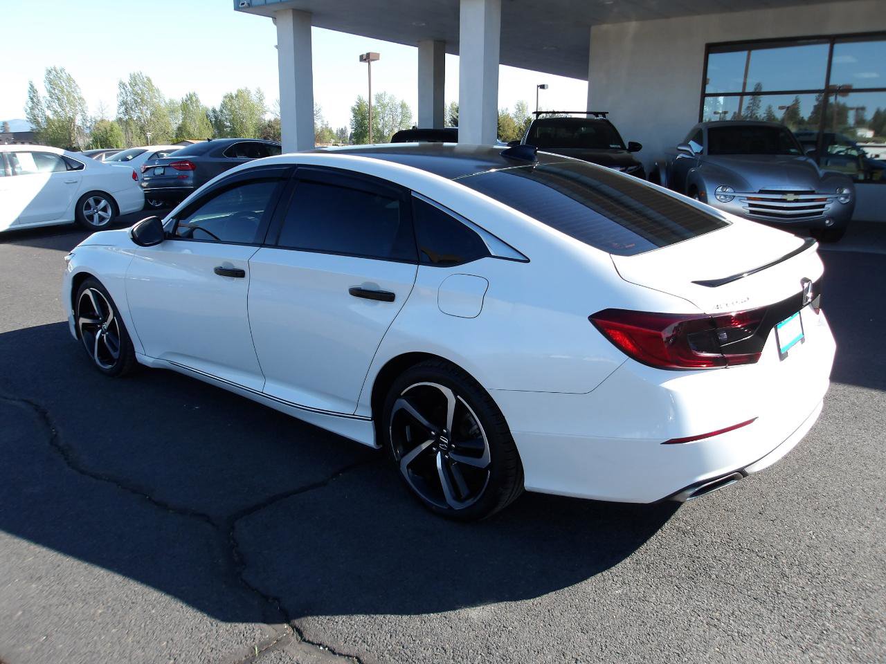 Used 2018 Honda Accord Sport image 3