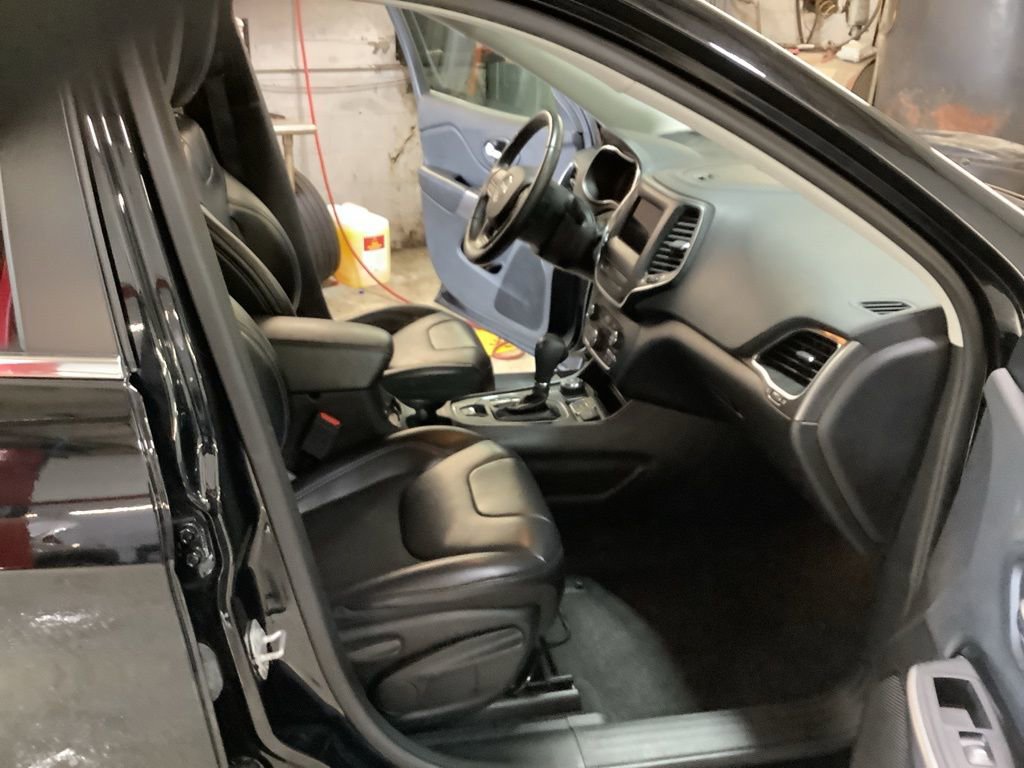 Used 2019 Jeep Cherokee Latitude Plus image 20