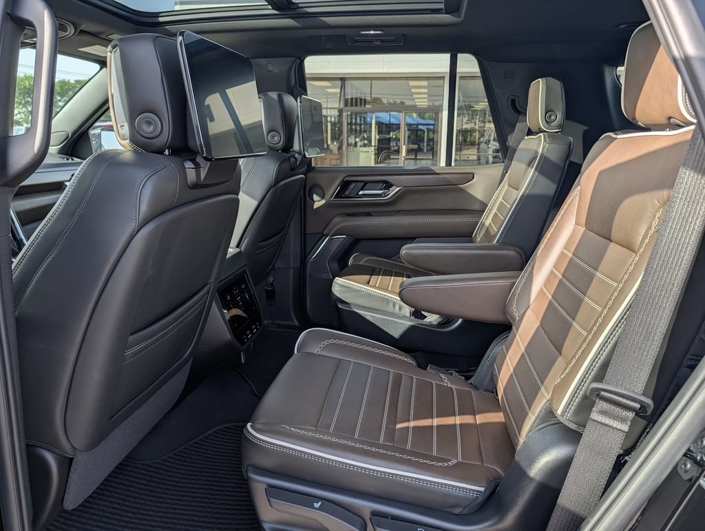 New 2025 GMC Yukon Denali Ultimate AWD/4WD image 27