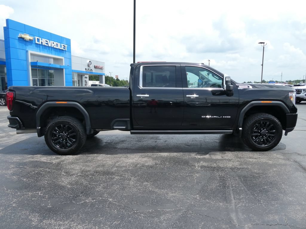 Certified 2022 GMC Sierra 3500 Denali w/ Denali Black Diamond Edition AWD/4WD image 4