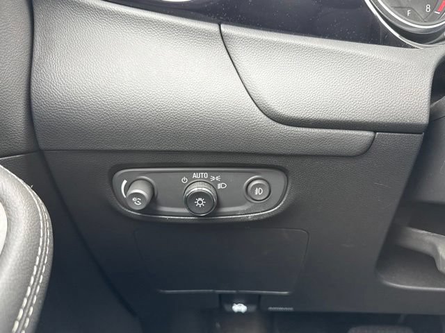 Used 2023 Buick Encore GX Essence w/ Experience Buick Package AWD/4WD image 21