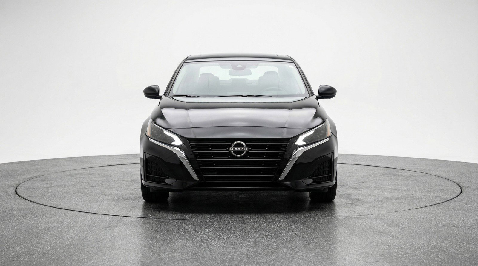 Used 2025 Nissan Altima 2.5 SV image 2