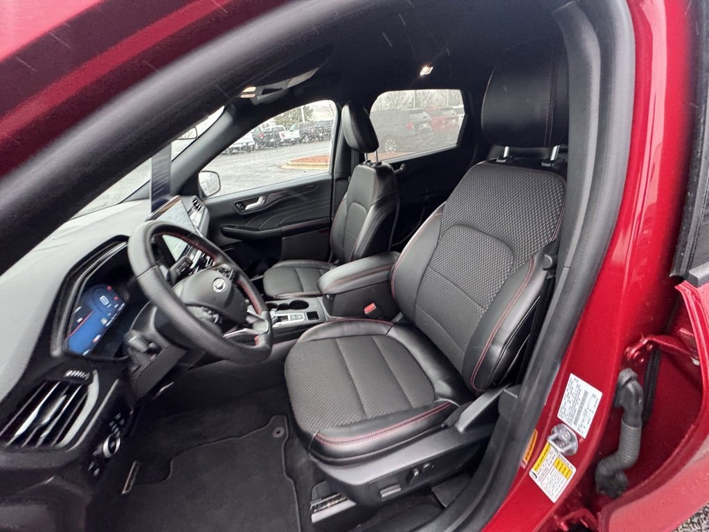 Certified 2024 Ford Escape ST-Line Select w/ Tech Pack #2 image 15