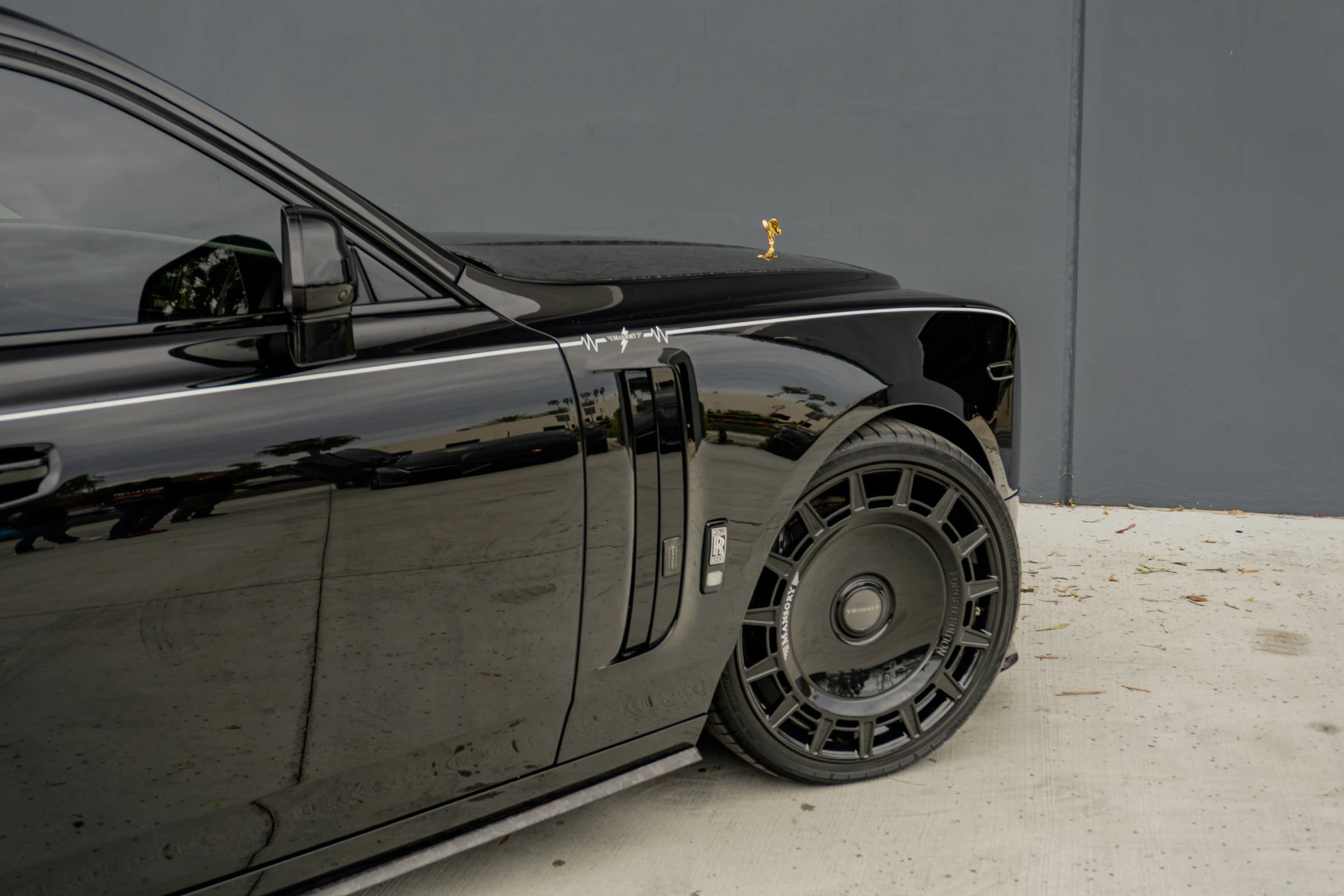 Used 2024 Rolls-Royce Phantom Sedan RWD image 43