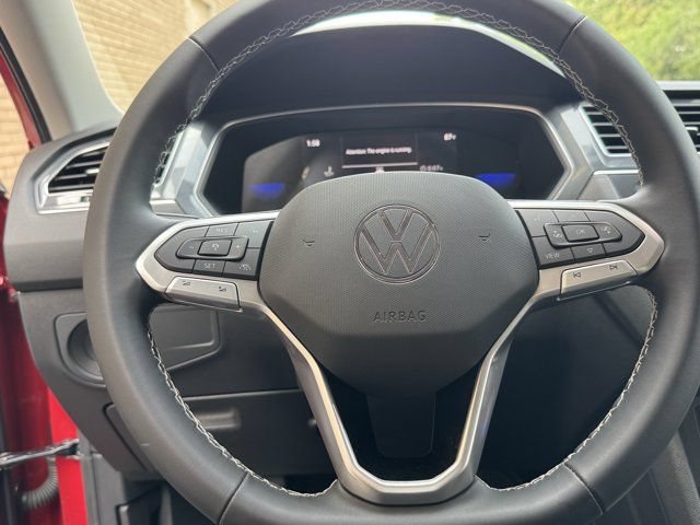 Used 2023 Volkswagen Tiguan SE FWD image 7