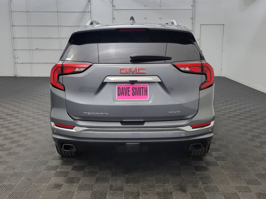 Used 2020 GMC Terrain Denali w/ Denali Premium Package AWD/4WD image 9