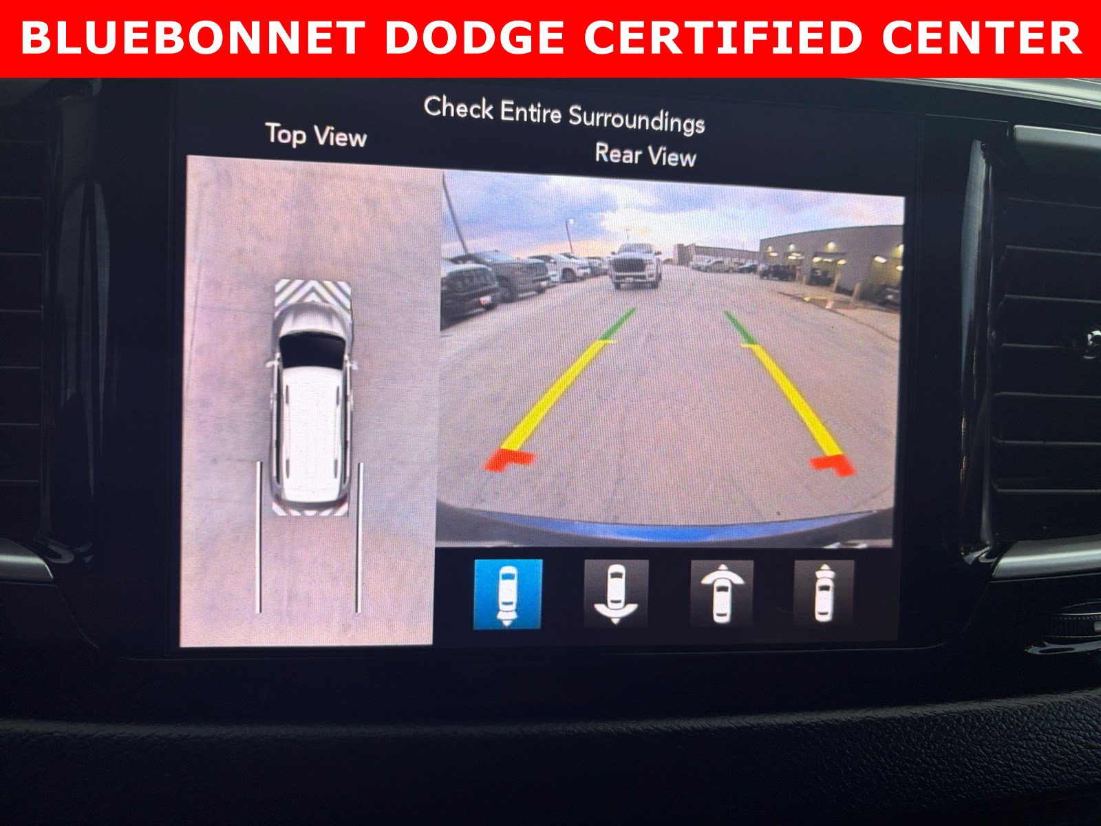 Used 2019 Chrysler Pacifica Touring Plus w/ Advanced Safetytec Group FWD image 16