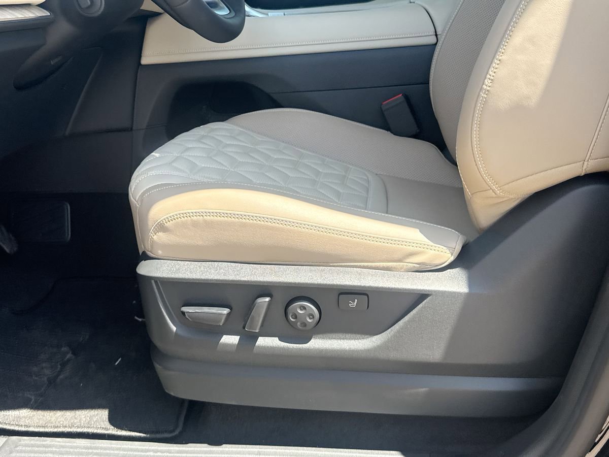 New 2026 Nissan Armada Platinum Reserve image 21