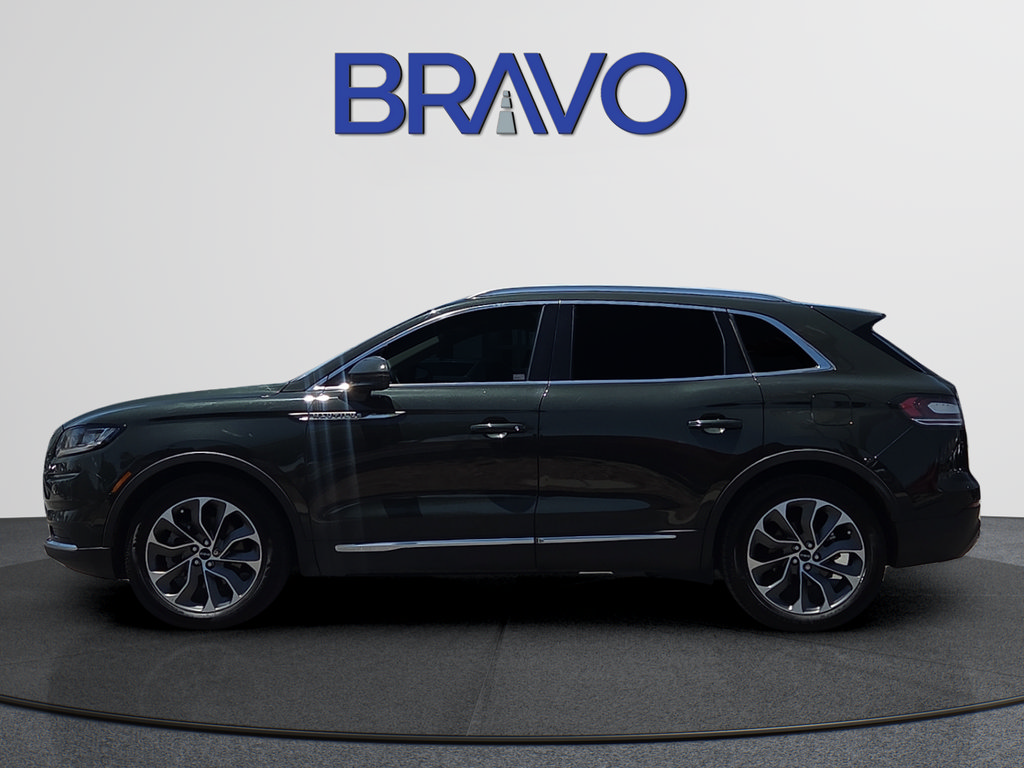 Used 2022 Lincoln Nautilus Reserve w/ Luxury Package FWD image 2
