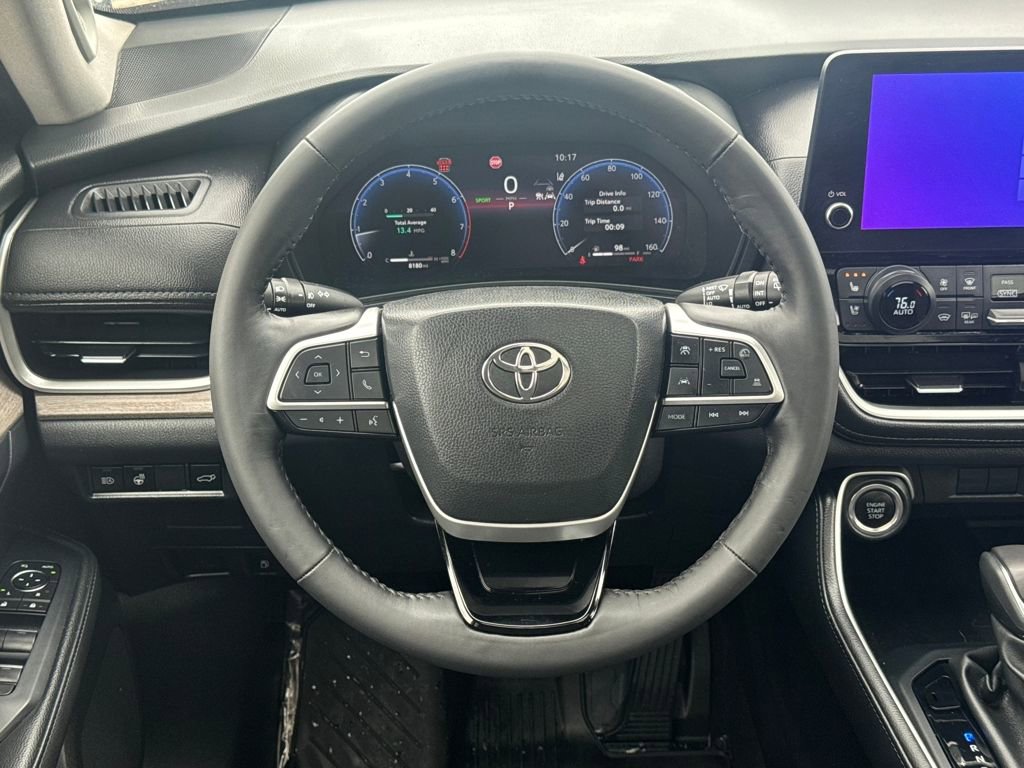 Used 2024 Toyota Grand Highlander Limited image 14