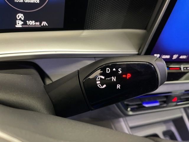 New 2025 Volkswagen Tiguan SE R-Line image 18