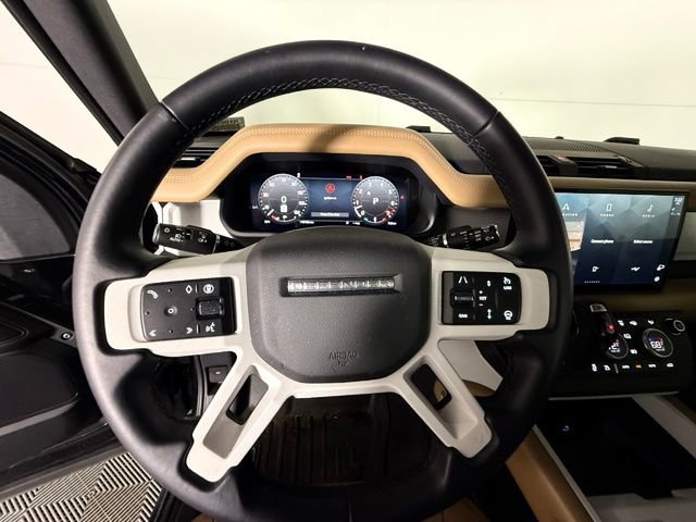 Used 2025 Land Rover Defender 130 X-Dynamic SE AWD/4WD image 16