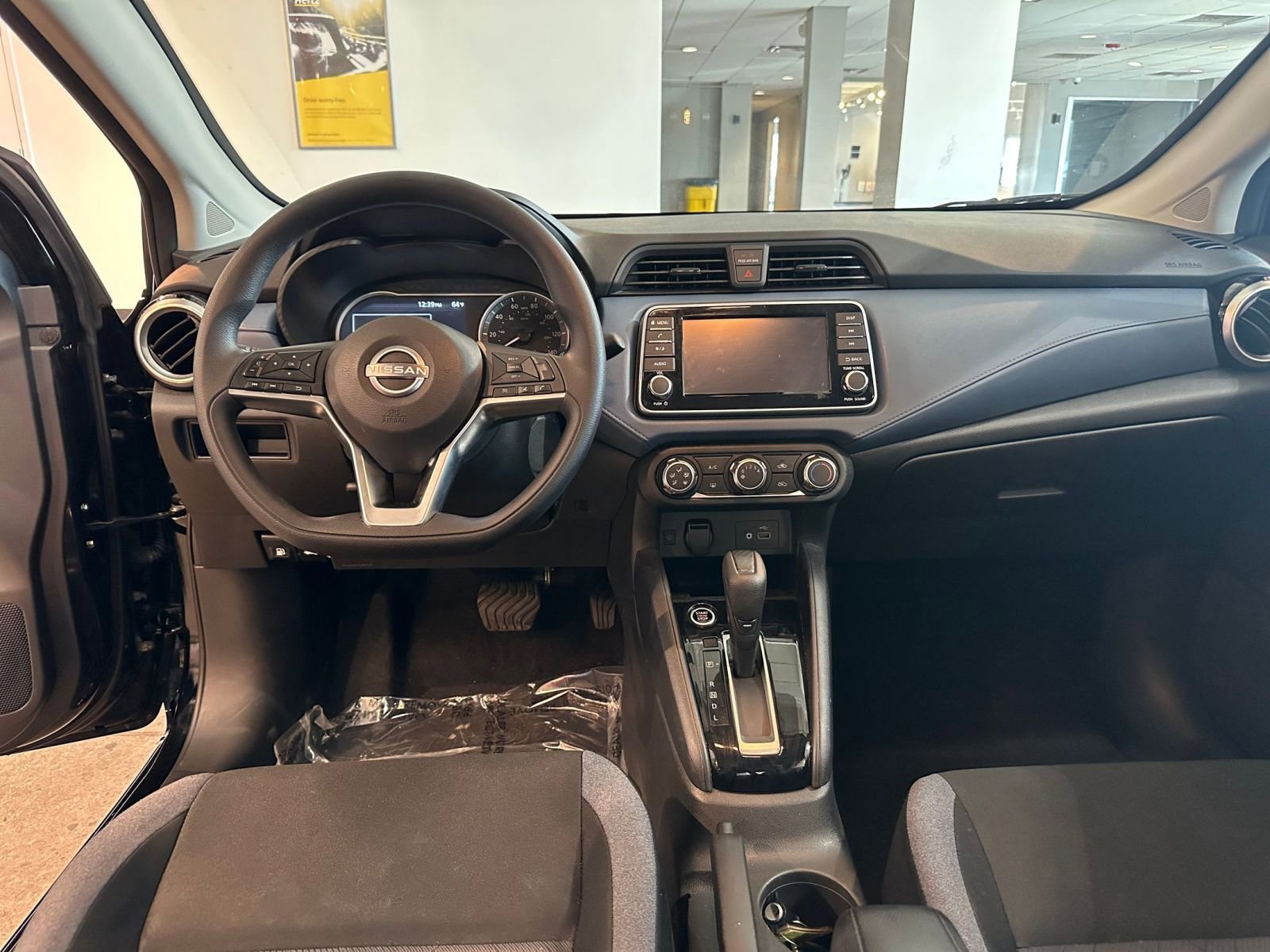 Used 2025 Nissan Versa SV image 33