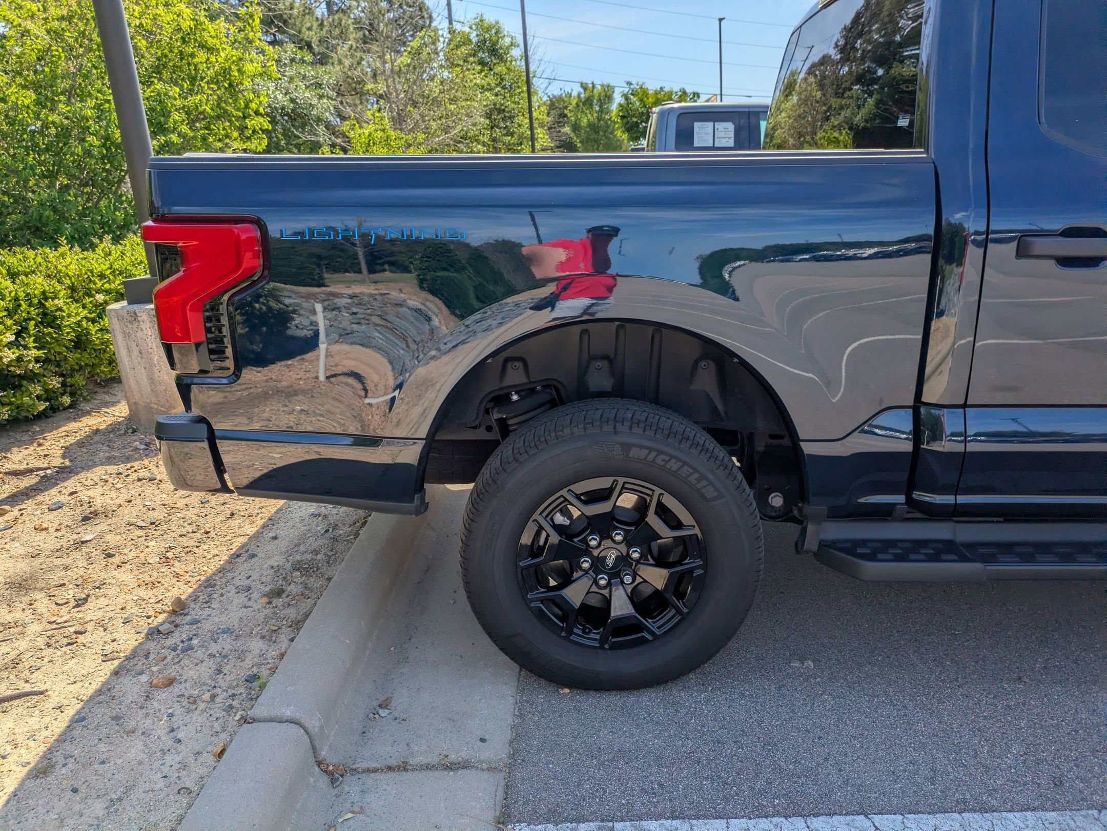 Certified 2025 Ford F150 Lightning XLT w/ Max Trailer Tow Package AWD/4WD image 38