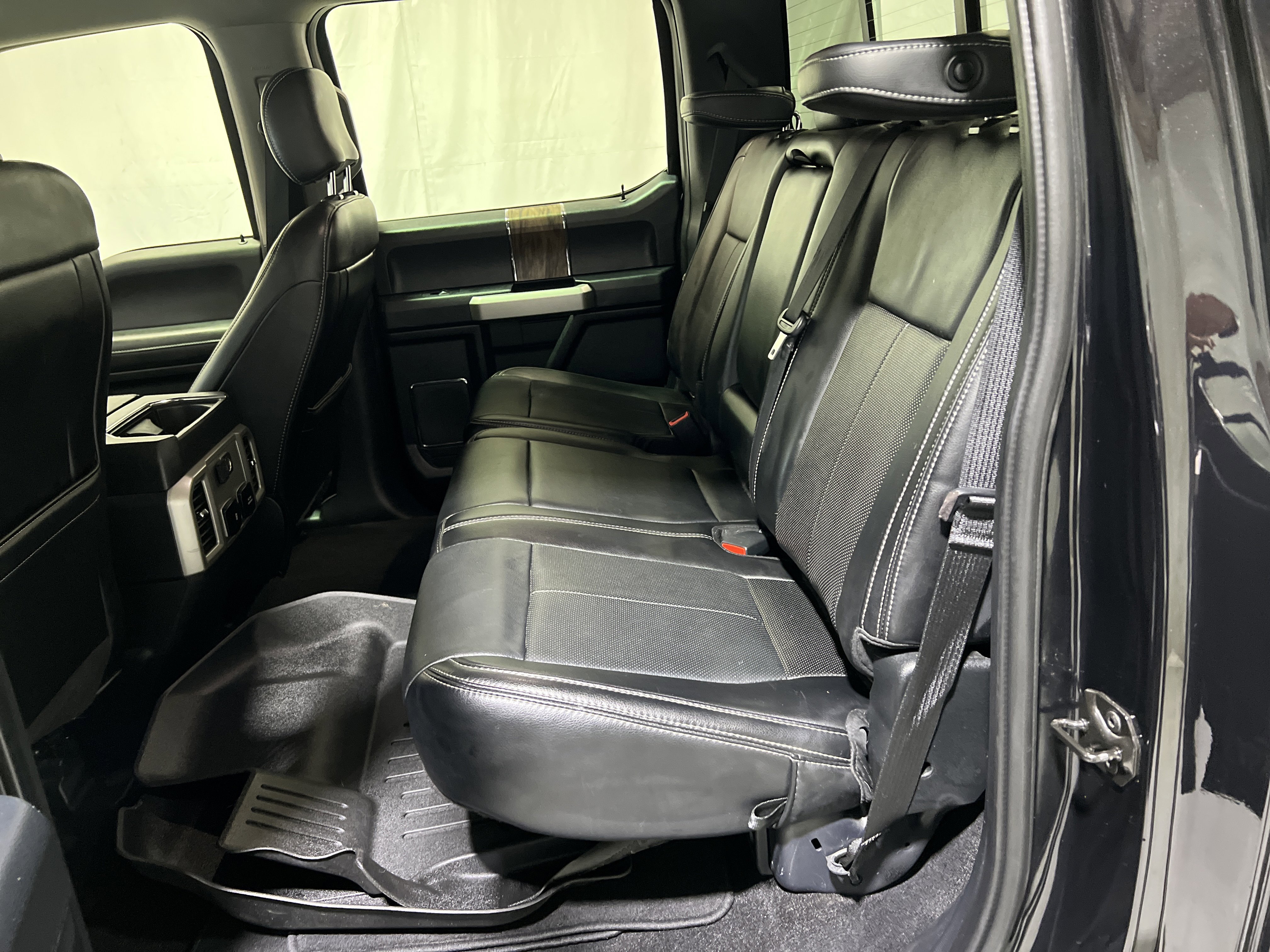 Used 2019 Ford F150 Lariat image 16