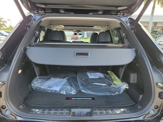 New 2026 Mitsubishi Outlander SE FWD image 11