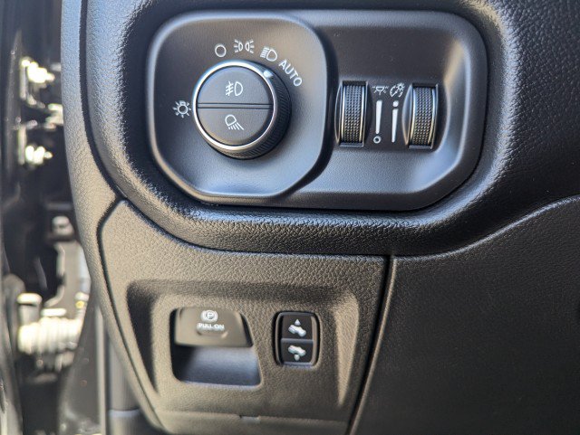 Used 2019 RAM 1500 Big Horn AWD/4WD image 18