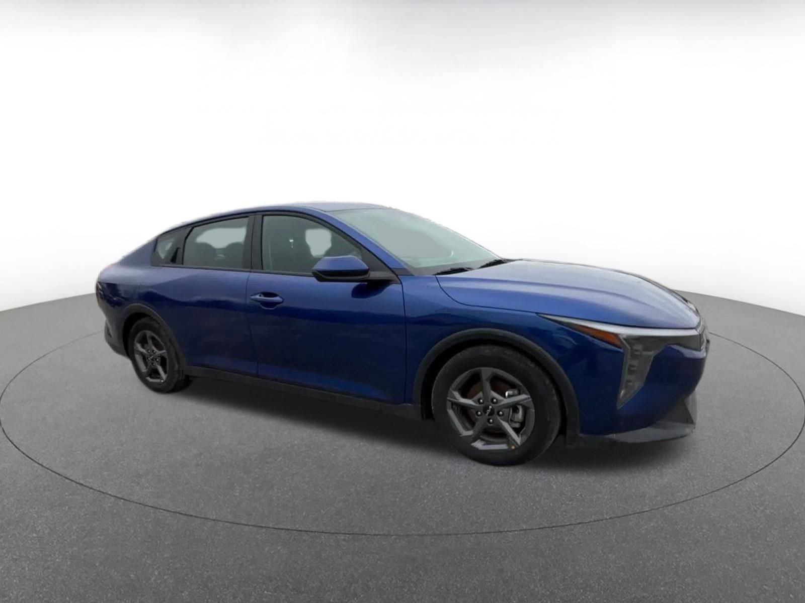 Used 2025 Kia K4 FWD image 2