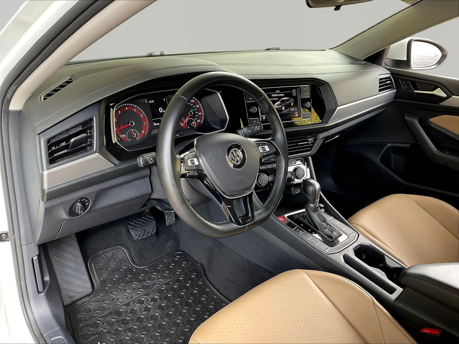 Used 2019 Volkswagen Jetta SE w/ Cold Weather Package FWD image 16