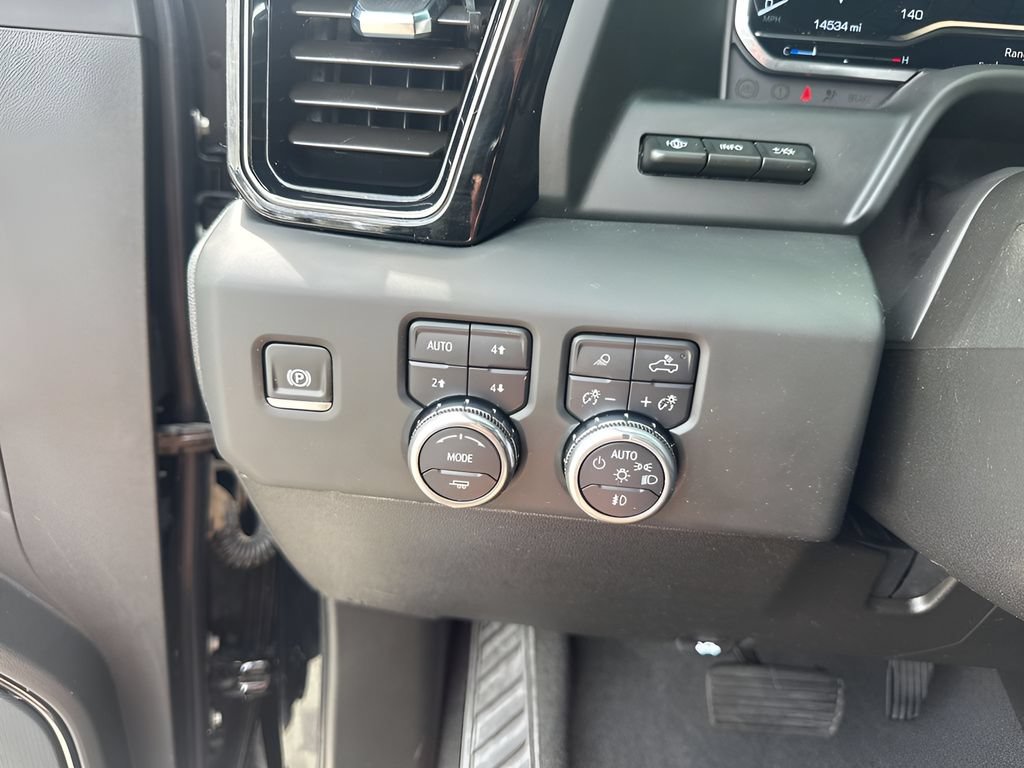 Used 2024 GMC Sierra 2500 AT4 w/ AT4 Premium Plus Package AWD/4WD image 32