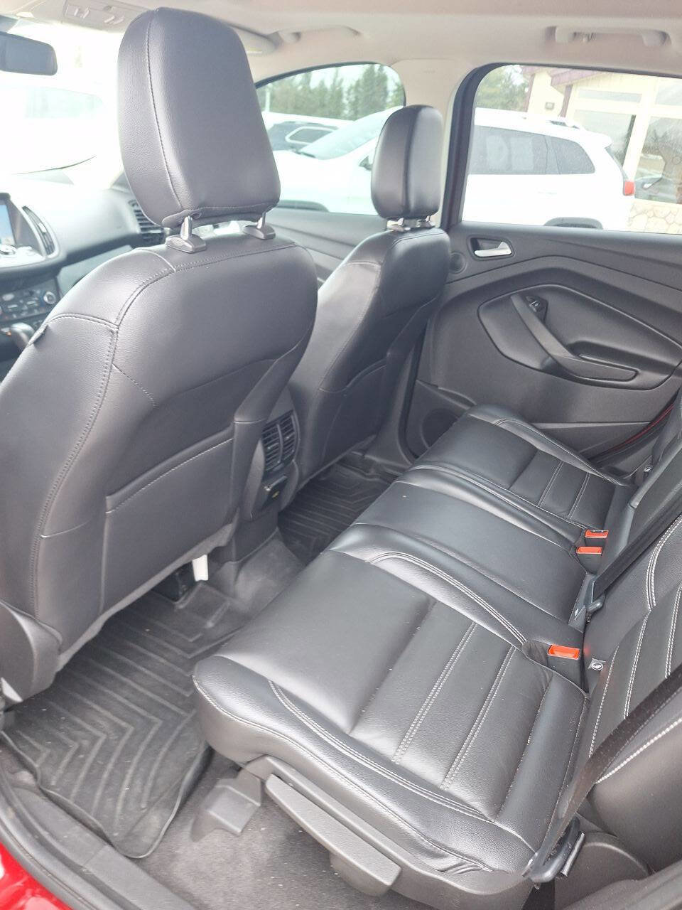 Used 2018 Ford Escape Titanium w/ Ford Safe & Smart Package AWD/4WD image 18