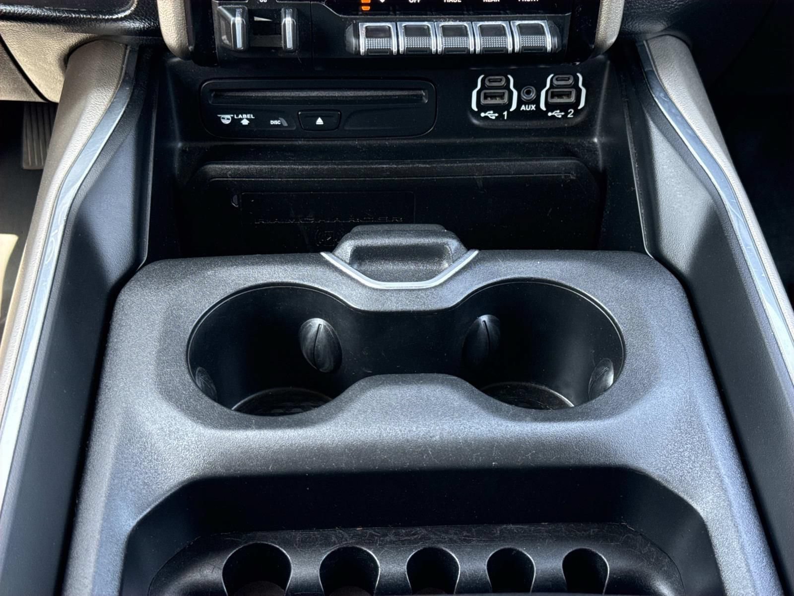 Used 2019 RAM 1500 Laramie AWD/4WD image 12
