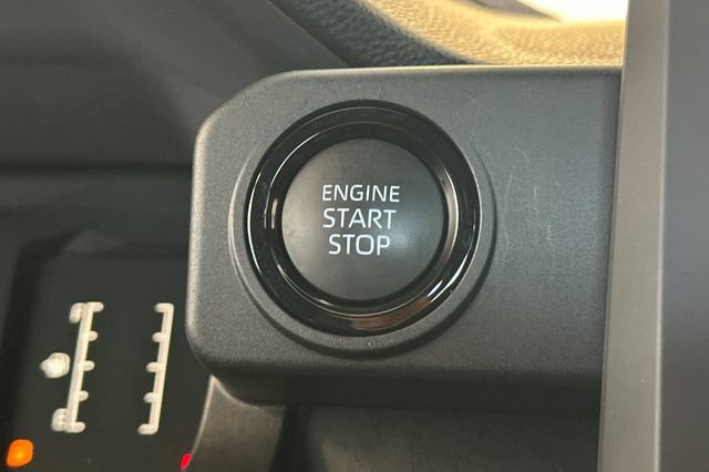 Used 2025 Toyota Tacoma SR5 AWD/4WD image 24