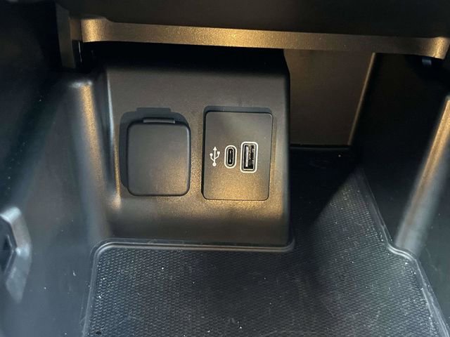 Certified 2025 Ford Explorer ST-Line w/ Premium Package image 21