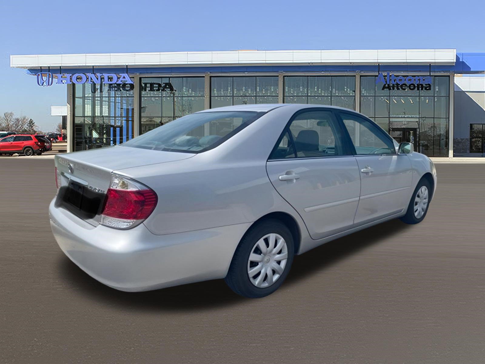 Used 2005 Toyota Camry LE FWD image 3