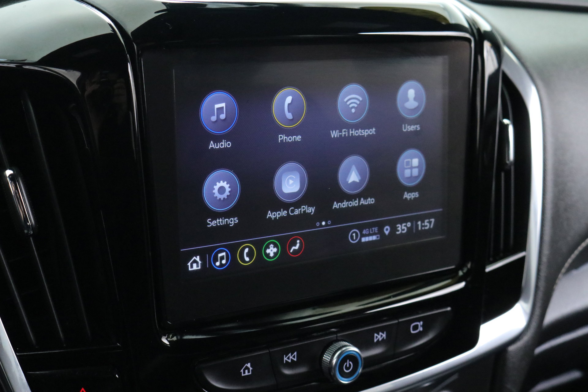 Used 2023 Chevrolet Traverse LT image 16