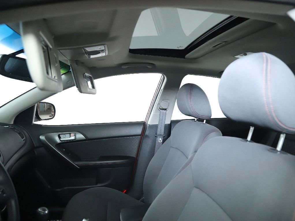 Used 2010 Kia Forte SX image 21