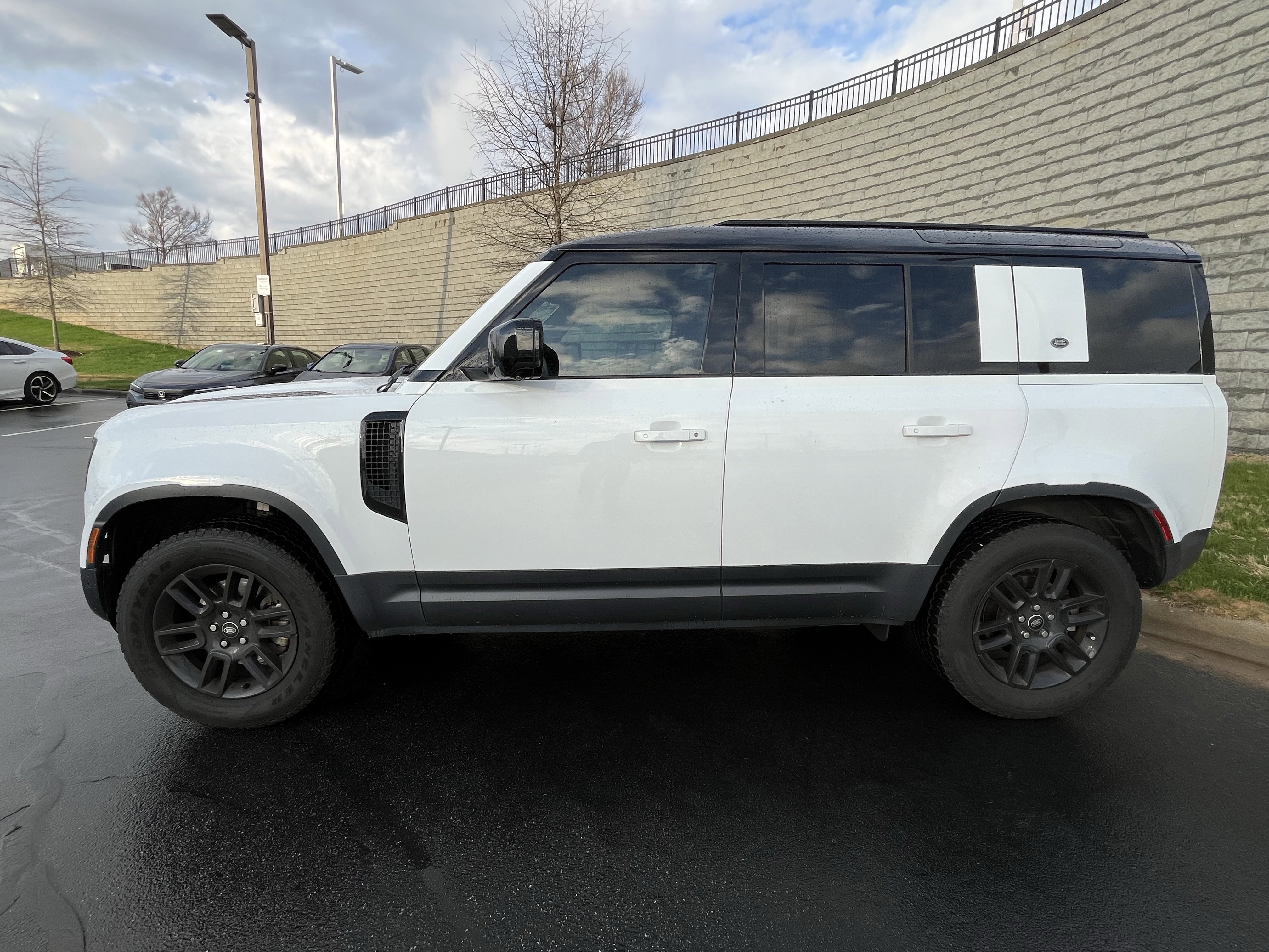 Certified 2024 Land Rover Defender 110 S image 29