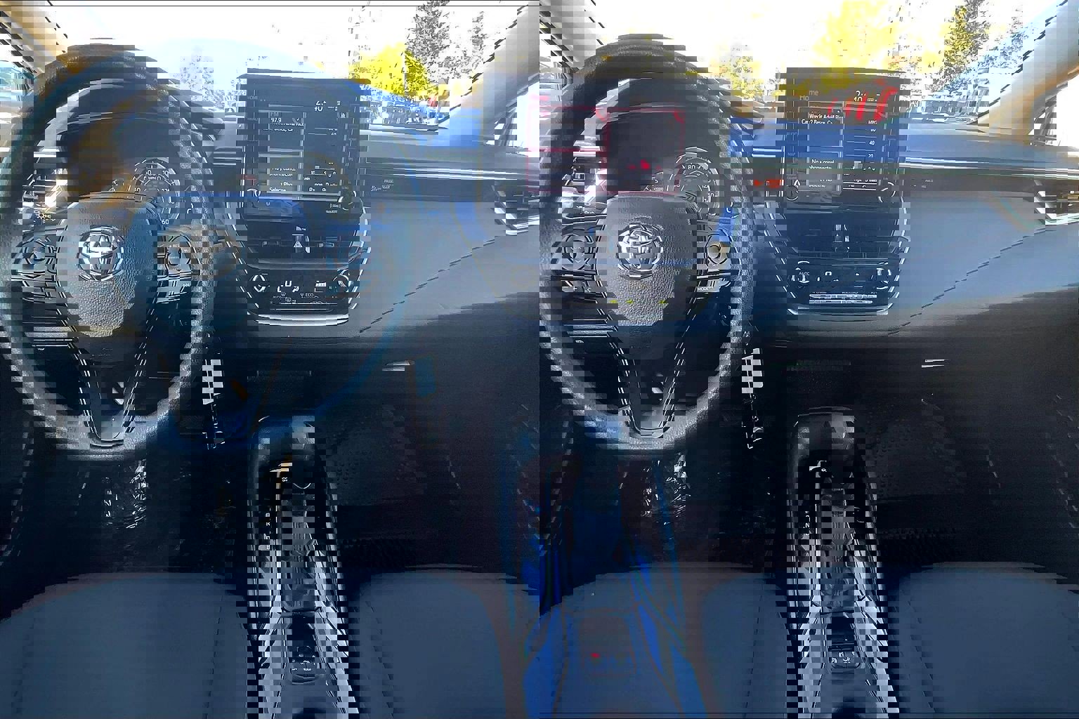 Used 2022 Toyota Corolla LE image 14