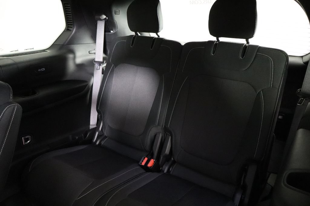 Used 2025 Jeep Grand Cherokee L Laredo w/ Luxury Tech Group I RWD image 17