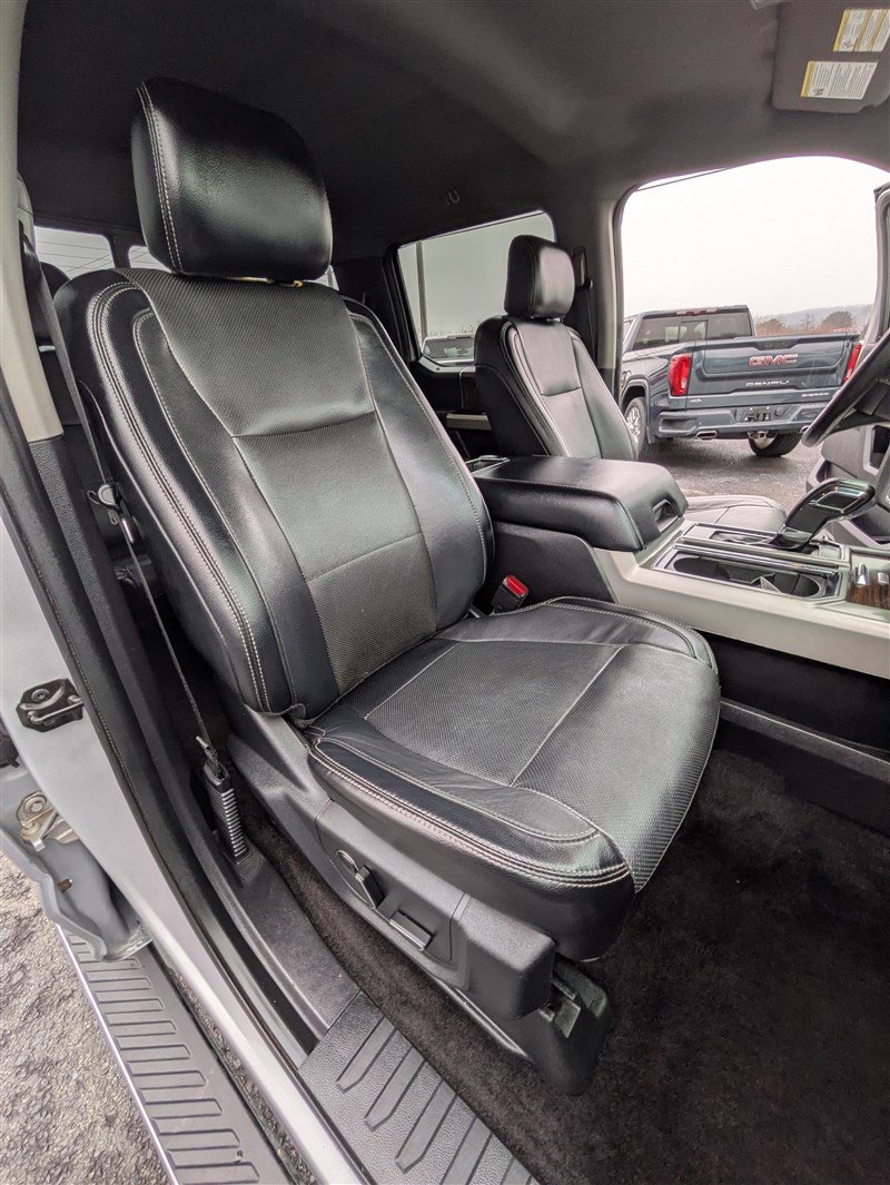 Used 2016 Ford F150 Lariat w/ Max Trailer Tow Package image 21