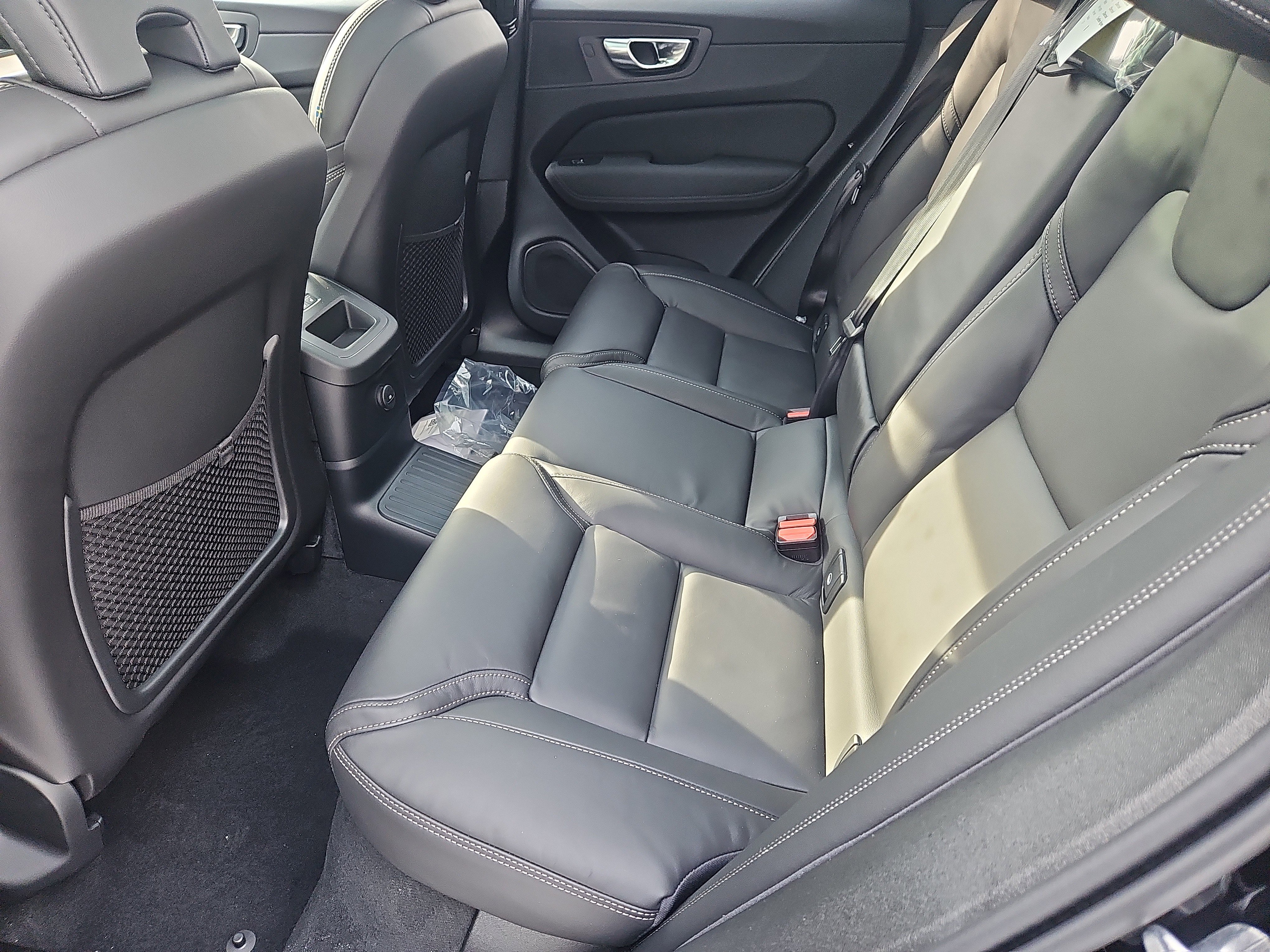 New 2026 Volvo XC60 T8 Ultra w/ Protection Package Premier image 20